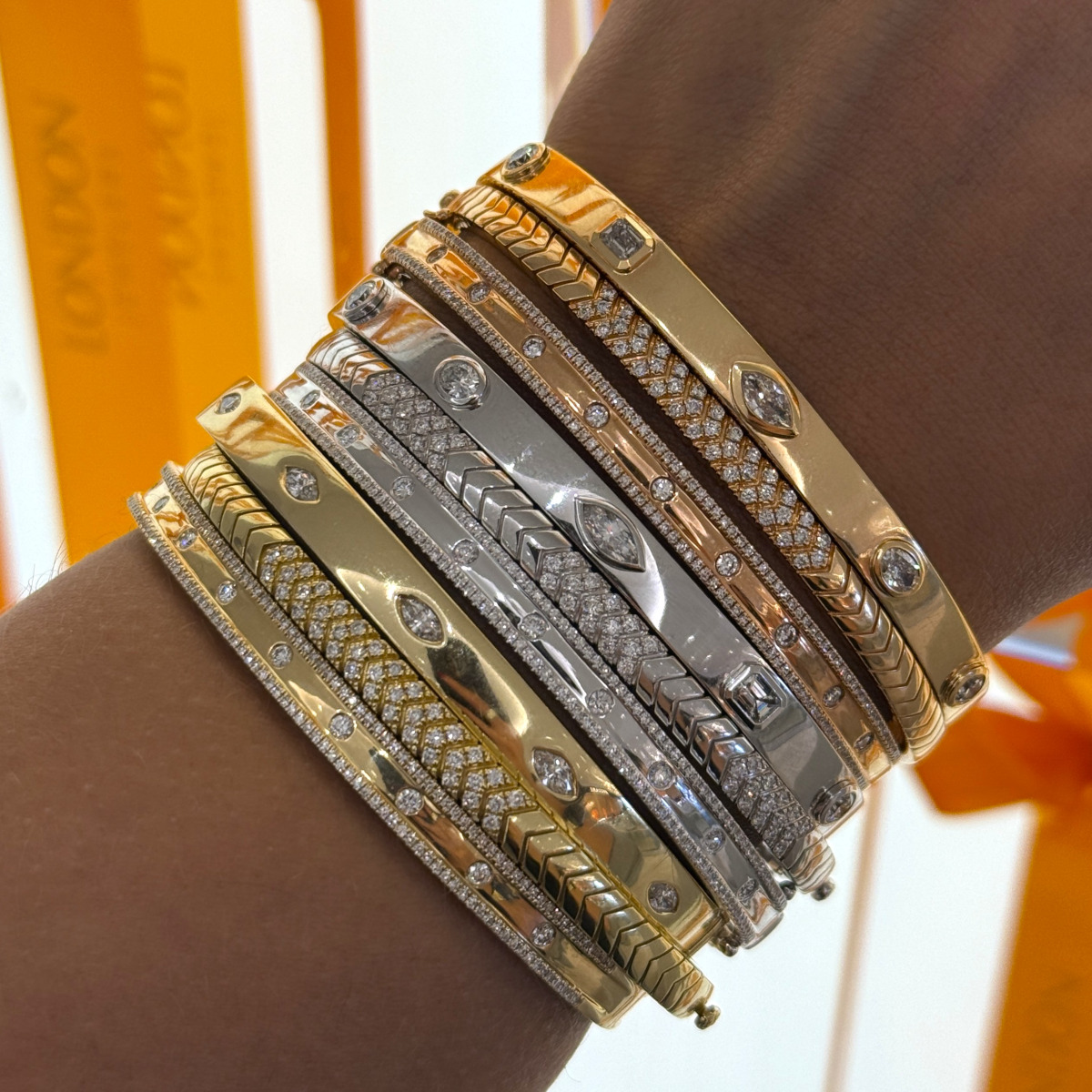 At London, luxury takes the gold! Our version of gold, silver and bronze in yellow, white and rose! 